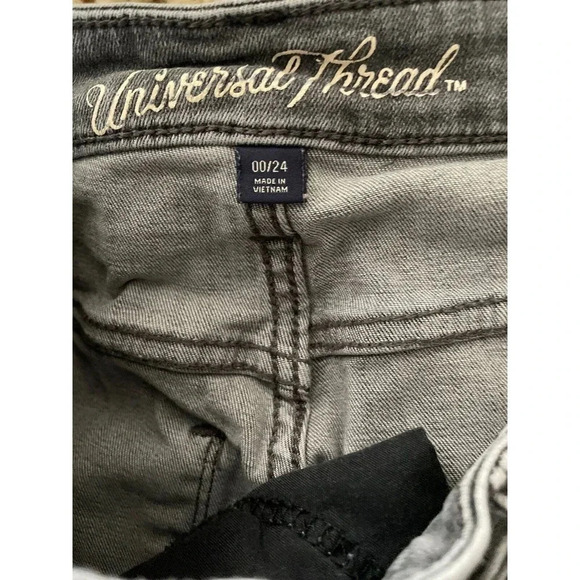 Universal Thread Junior Womens Shorts Size 00 Denim Booty Bootie Cut Off Pockets - Picture 7 of 8